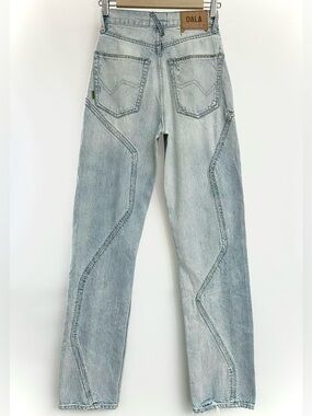 DALA Twisted Alley Jeans in Blue Haze